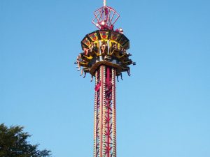 Cùng trải nghiệm tháp rơi tự do tại Asia Park